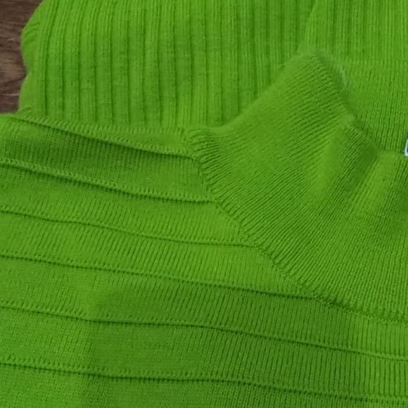 Gianni Versace lime green sweater - Picture 6 of 8